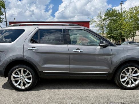 Used 2014 Ford Explorer XLT w/ Equipment Group 202A AWD/4WD image 7