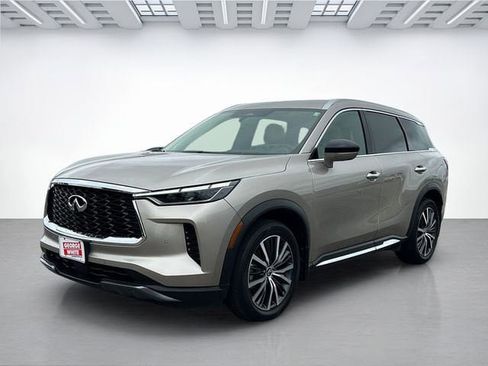 Used 2023 INFINITI QX60 Sensory w/ Vision Package AWD/4WD image 8