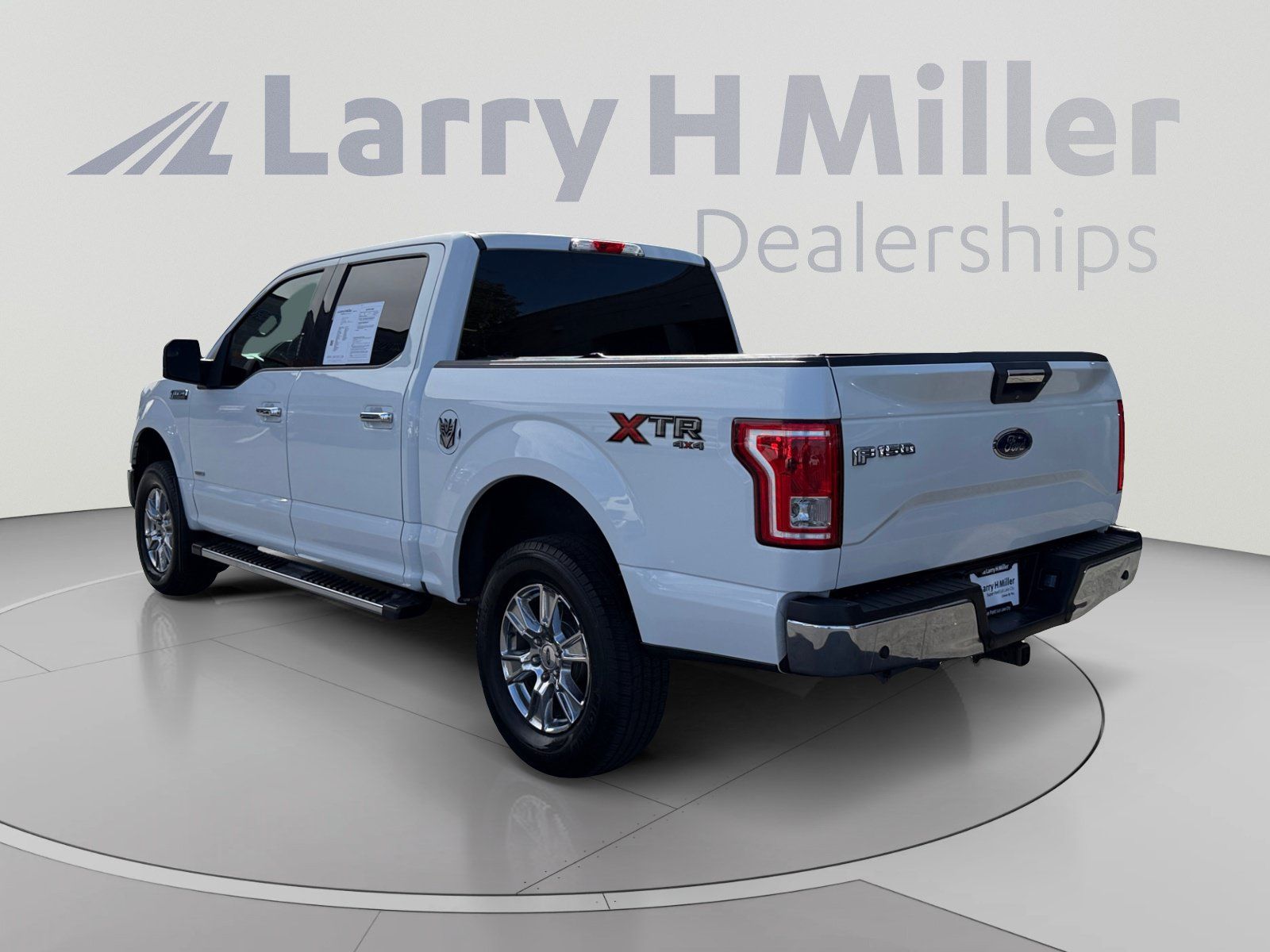 Used 2017 Ford F150 XLT w/ Equipment Group 301A Mid AWD/4WD image 3