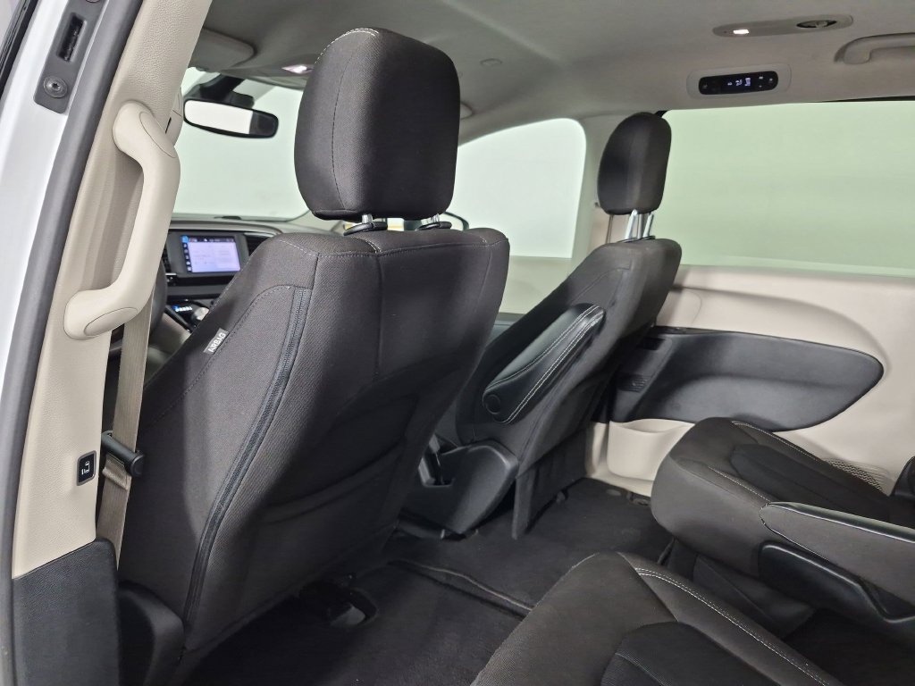 Used 2023 Chrysler Voyager LX FWD image 31