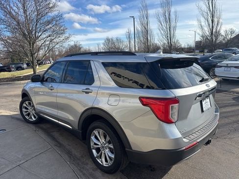 Used 2020 Ford Explorer XLT w/ Equipment Group 202A image 5