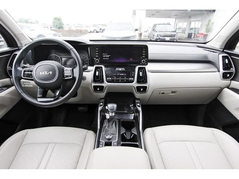 Certified 2022 Kia Sorento SX FWD image 10
