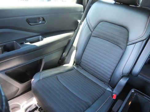 Used 2023 Nissan Pathfinder Rock Creek AWD/4WD image 12