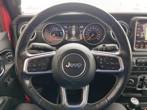 Used 2019 Jeep Wrangler Unlimited Sahara w/ Quick Order Package 24M Moab AWD/4WD image 10
