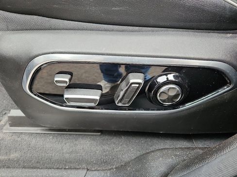 Used 2024 Jeep Grand Cherokee Summit w/ Luxury Tech Group V image 14