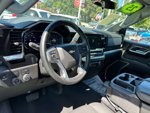 Used 2025 Chevrolet Silverado 1500 LT RWD image 19