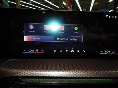 Used 2025 BMW 330i xDrive Sedan w/ M Sport Package image 24