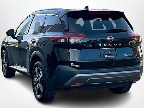 Used 2023 Nissan Rogue SL w/ SL Premium Package image 4