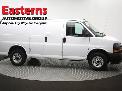 Used 2022 GMC Savana 2500 RWD image 39