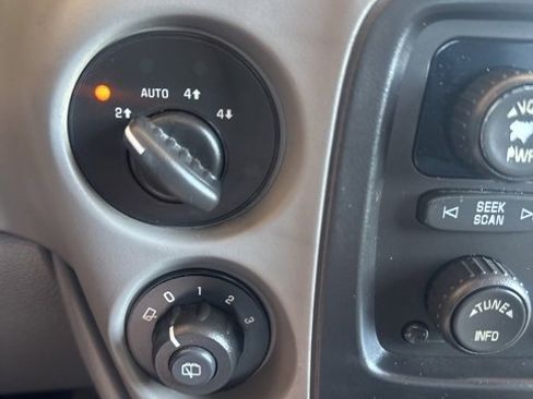 Used 2008 Chevrolet TrailBlazer LT image 24