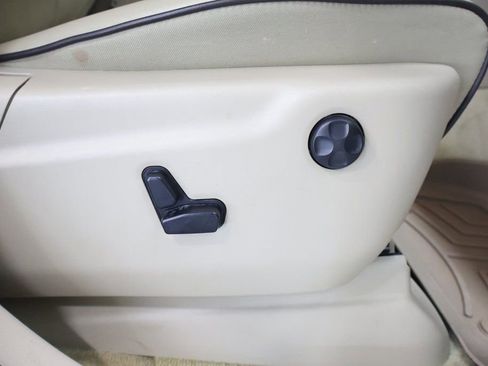 Used 2018 Jeep Grand Cherokee Overland image 22