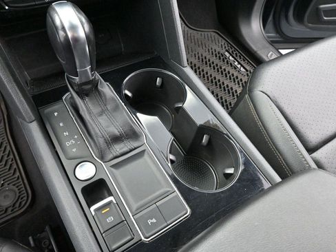 Used 2018 Volkswagen Atlas SEL image 19