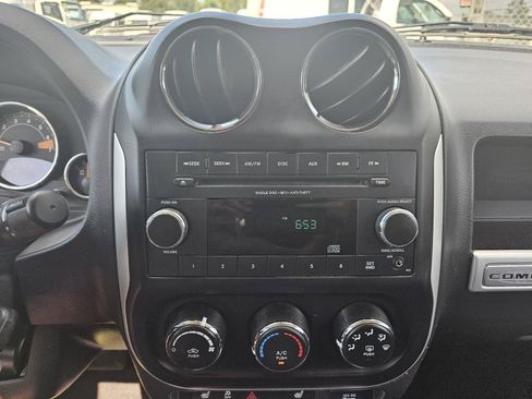 Used 2017 Jeep Compass Latitude AWD/4WD image 31