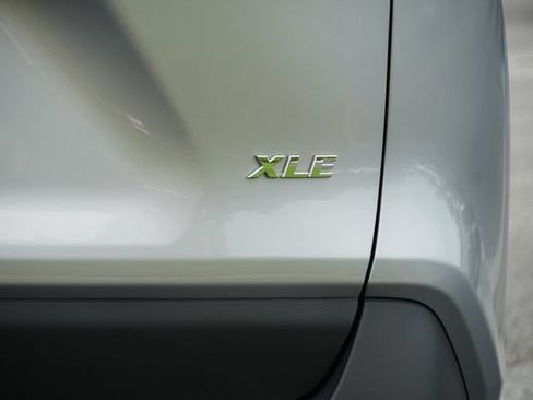 Used 2025 Toyota RAV4 XLE FWD image 7