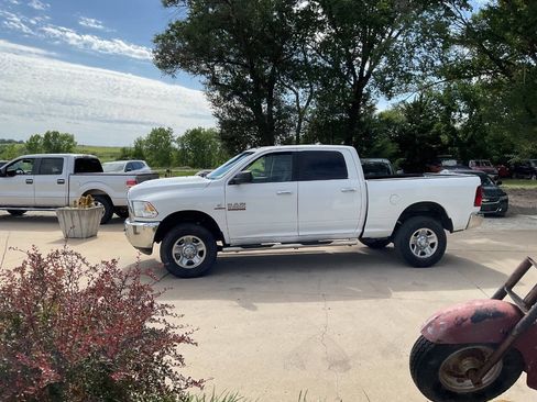 Used 2015 RAM 2500 SLT AWD/4WD image 7
