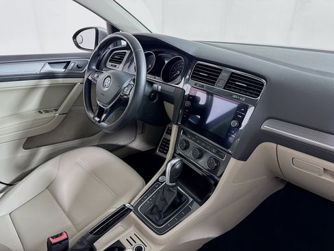 Used 2018 Volkswagen Golf Alltrack SE image 28