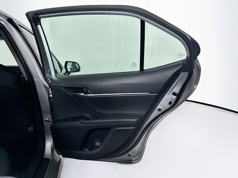 Used 2019 Toyota Camry LE FWD image 27