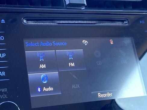 Used 2018 Toyota Prius Four image 36