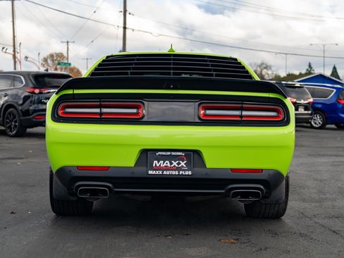 Used 2015 Dodge Challenger R/T Scat Pack w/ Scat Pack Appearance Package image 12