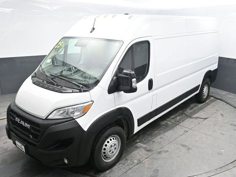 Used 2025 RAM ProMaster 2500 w/ Convenience Group FWD image 22