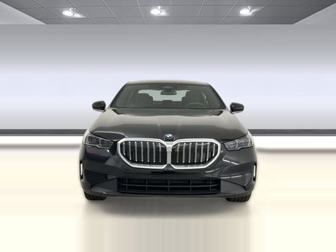 Used 2026 BMW 530i RWD image 6
