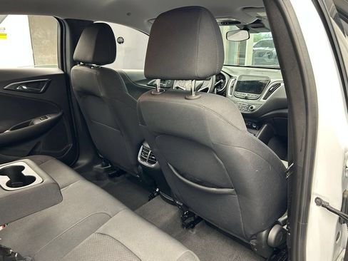 Used 2025 Chevrolet Malibu LT FWD image 16