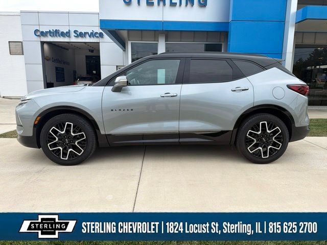 Used 2023 Chevrolet Blazer RS w/ Driver Confidence II Package AWD/4WD image 2