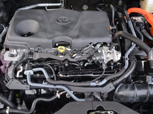 Used 2023 Toyota Crown Limited w/ Advanced Technology Package image 29