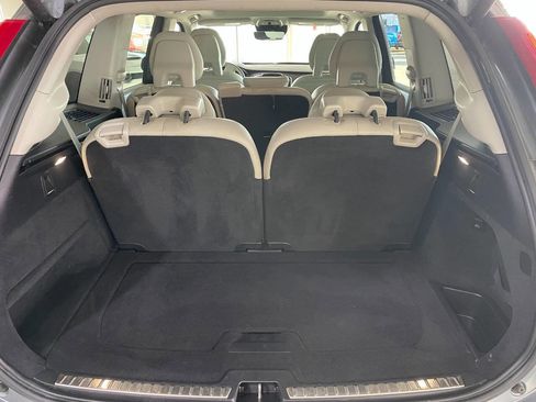 Used 2018 Volvo XC90 T6 Momentum w/ Convenience Package image 8