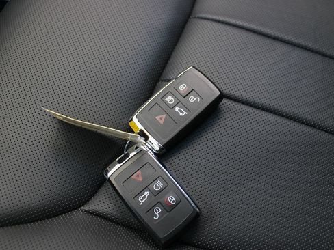 Used 2023 Land Rover Range Rover Sport SE AWD/4WD image 38