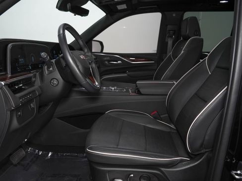 Used 2023 Cadillac Escalade Premium Luxury image 42