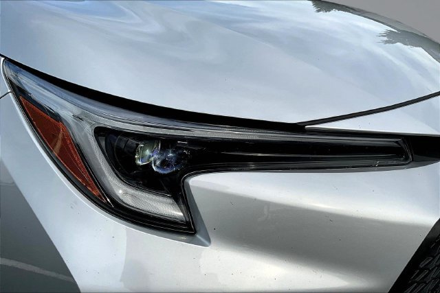 Used 2026 Toyota Corolla SE w/ SE Package FWD image 28