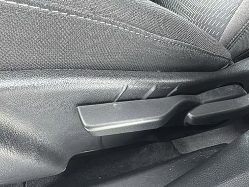 Used 2025 Chevrolet Equinox LT image 11