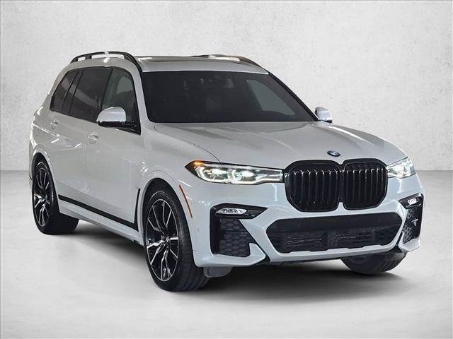 Used 2022 BMW X7 xDrive40i w/ M Sport Package AWD/4WD image 3