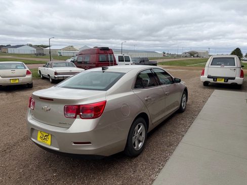 Used 2015 Chevrolet Malibu LS FWD image 4