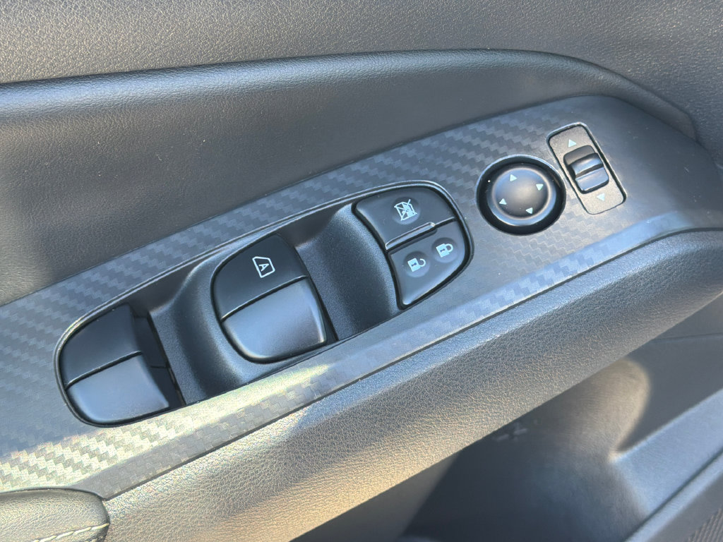 Used 2024 Nissan Altima 2.5 SV FWD image 18