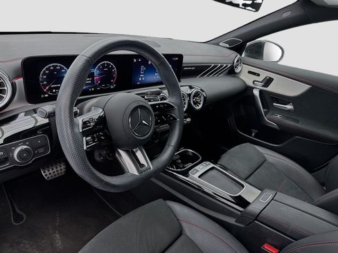 Used 2025 Mercedes-Benz CLA 35 AMG 4MATIC image 7