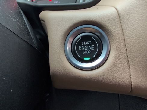 Used 2021 Chevrolet Tahoe Premier image 17