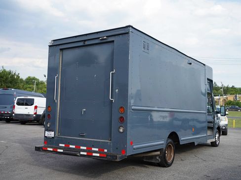 Used 2021 Ford Transit 350 DRW RWD image 9