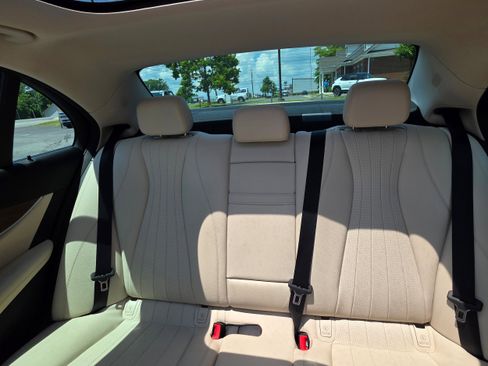 Used 2022 Mercedes-Benz E 350 4MATIC Sedan image 21