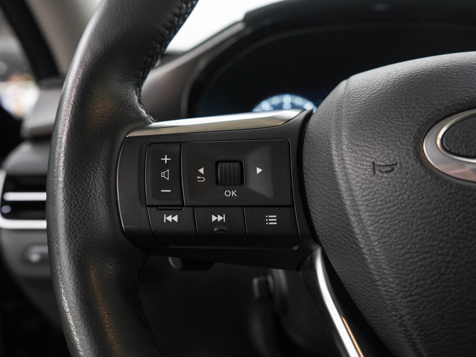 Used 2025 INFINITI QX60 Luxe AWD/4WD image 29