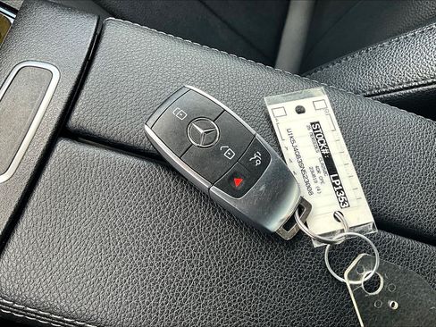 Used 2025 Mercedes-Benz CLA 250 image 10