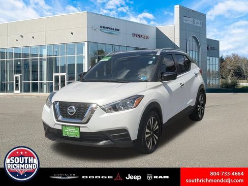Used 2019 Nissan Kicks SV FWD image 1