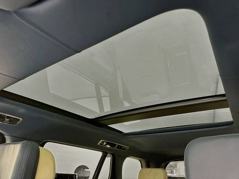 New 2026 Land Rover Range Rover SV AWD/4WD image 22