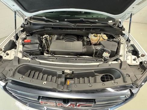 Used 2022 GMC Yukon XL AT4 AWD/4WD image 2