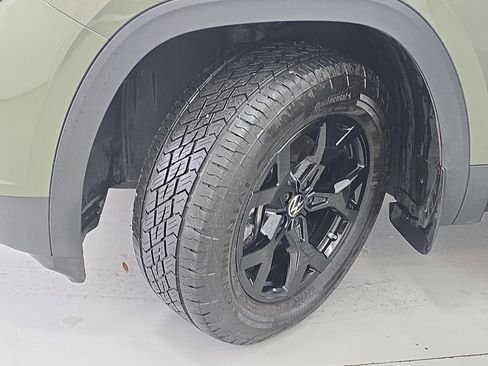 Used 2024 Volkswagen Atlas Peak Edition SEL image 34