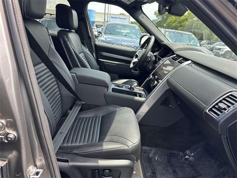 Used 2024 Land Rover Discovery Dynamic SE image 7