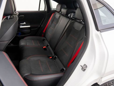 New 2025 Mercedes-Benz GLA 35 AMG GLA 35 AMG image 19