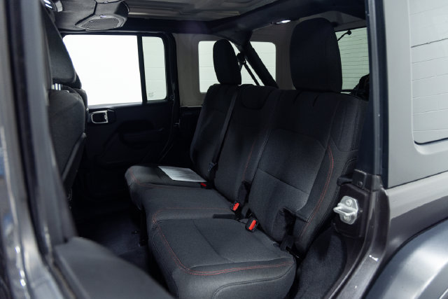 Used 2025 Jeep Wrangler Unlimited Rubicon AWD/4WD image 23