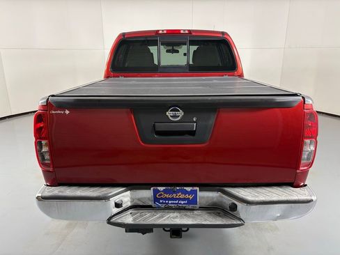 Used 2014 Nissan Frontier SV image 7